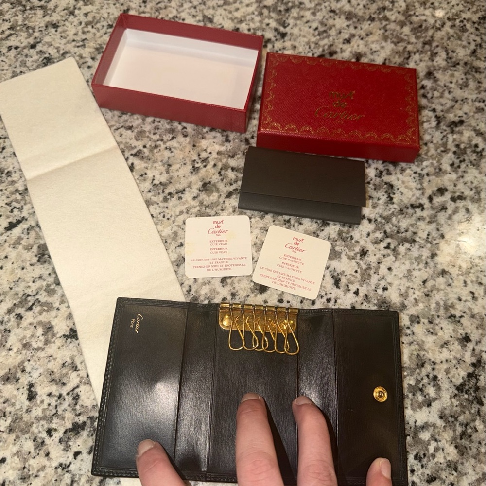 ✨NWT! Cartier Key Holder!! With everything included!! Authentic!✨ - Picture 3 of 3